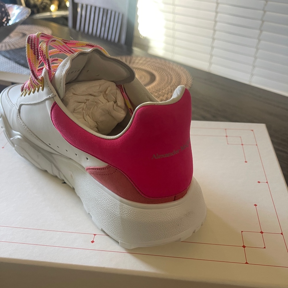 Authentic Sneakers - Picture 2 of 2